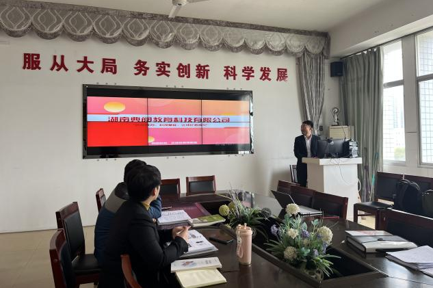 訪企拓崗促就業 經濟與管理學院深入推進移動互聯網研發與維護領域合作